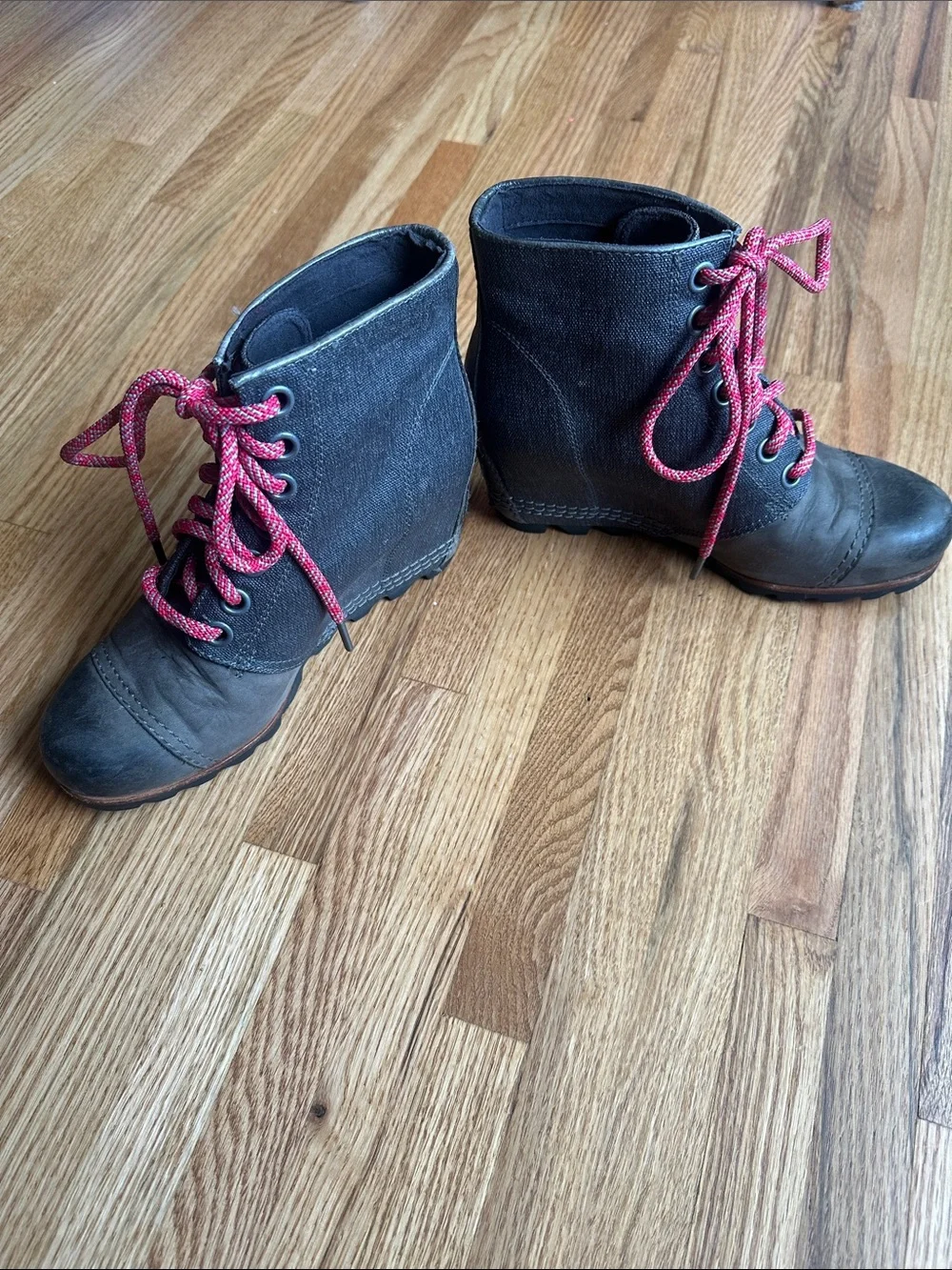 Sorel wedge ankle